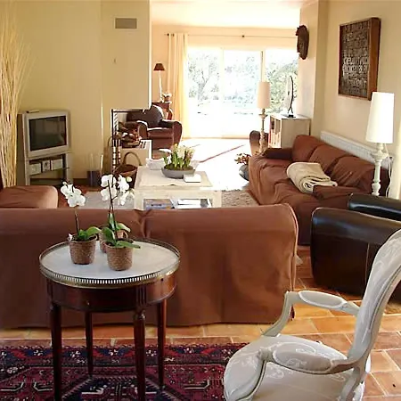 De 3 Chambres Avec Piscine Privee Jardin Clos Et Wifi A Beaucaire *