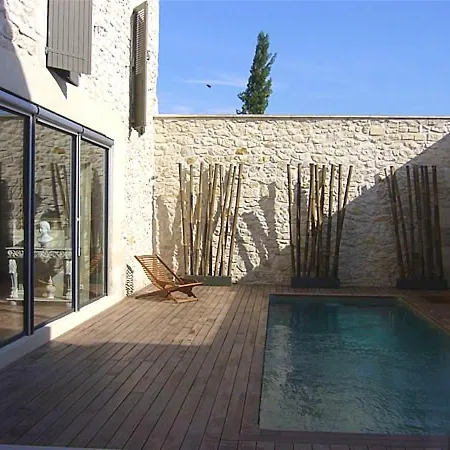 De 3 Chambres Avec Piscine Privee Jardin Clos Et Wifi A Beaucaire *